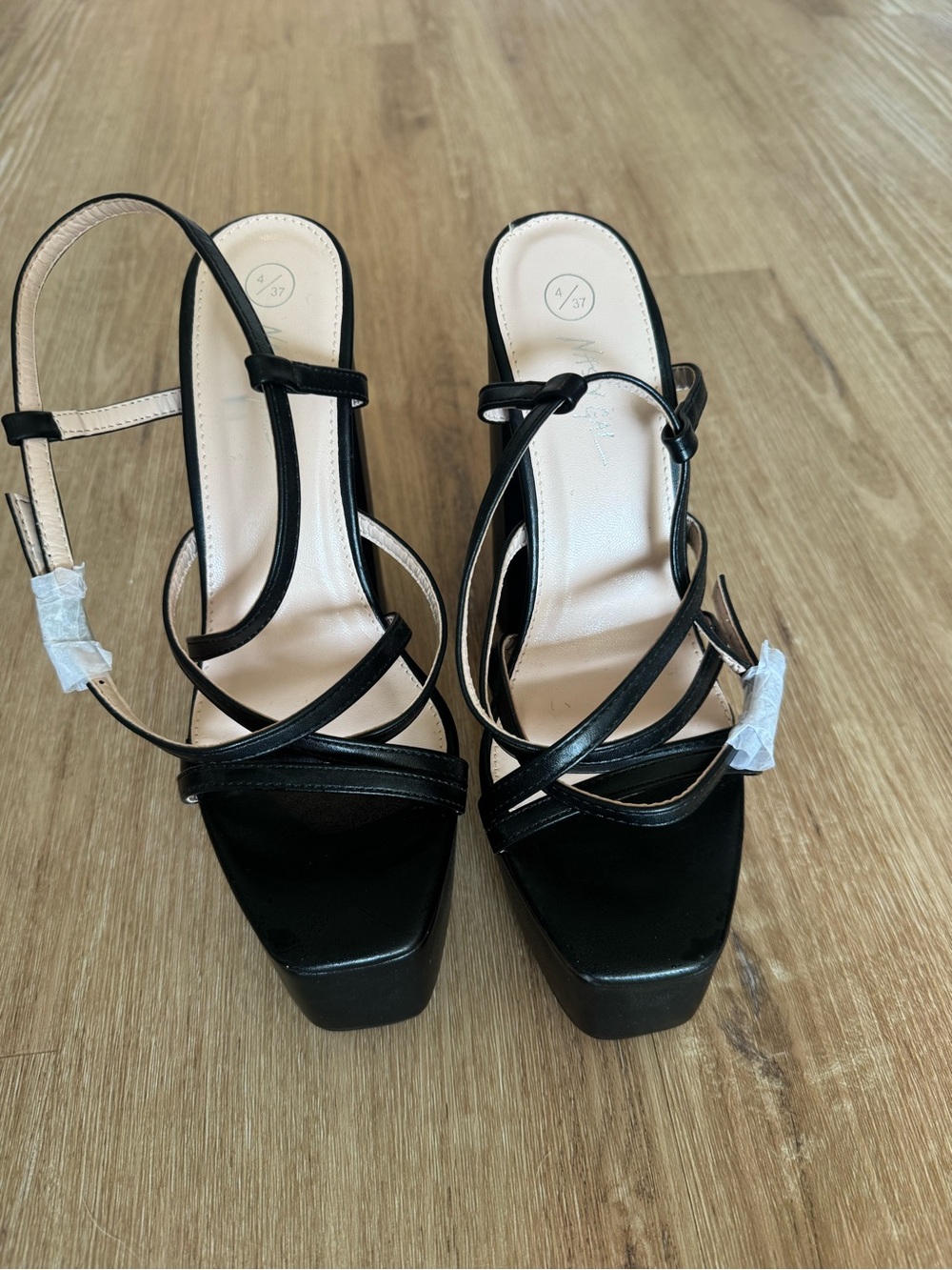 Nasty Gal Black Strappy Platform Block Heels - Picture 2 of 7